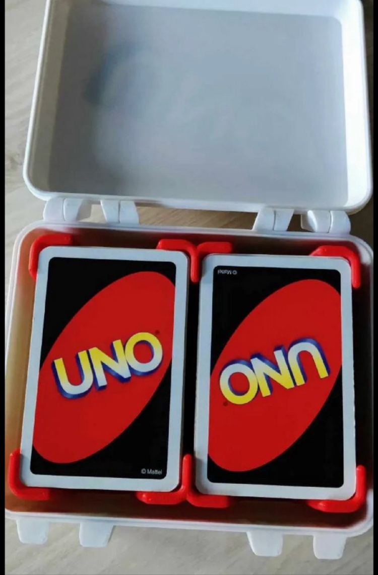 Uno kart kutusu