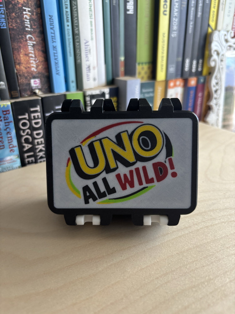 UNO All Wild! Eğlenceli Kart Oyunu kutusu