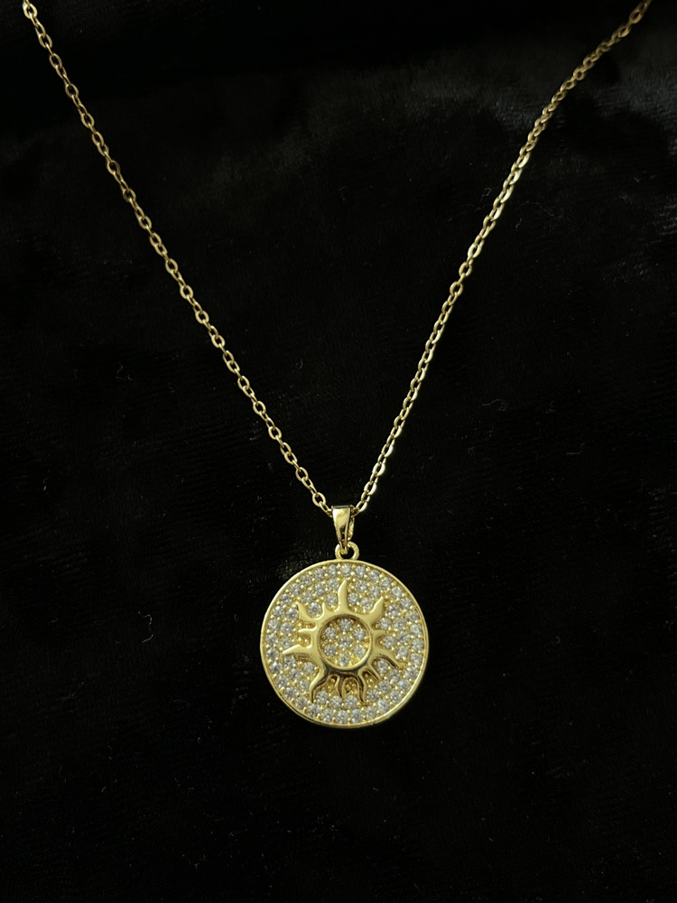 Gold Çelik Taşlı Güneş Kolye 