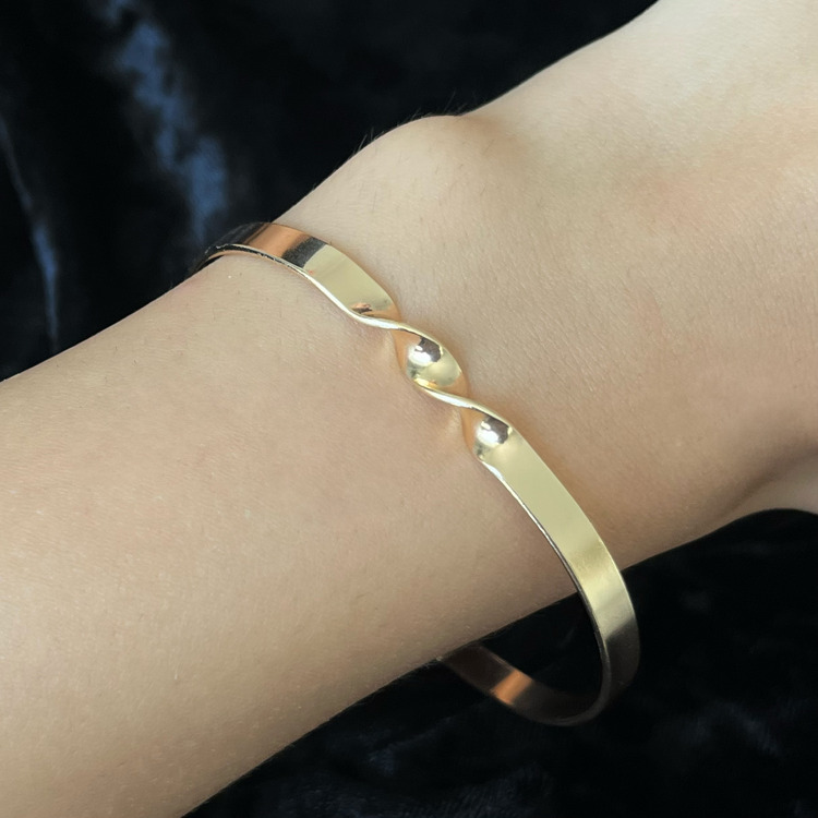 Gold Çelik Wave Manşet Bileklik