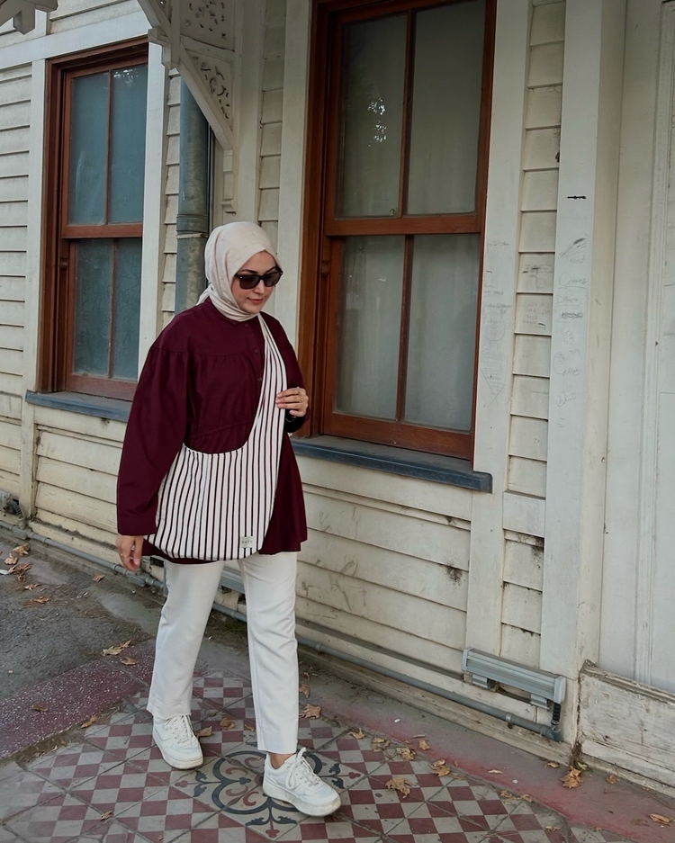 BORDO FİYONK DETAYLI ÇANTA