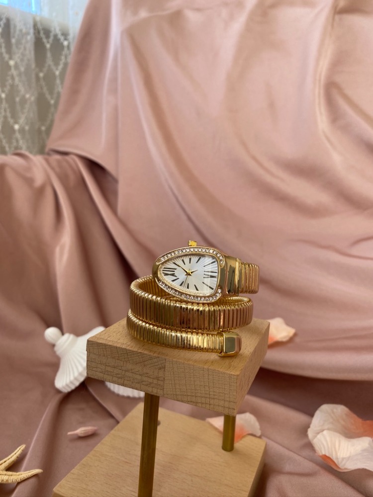 gold yılan model tasarım saat