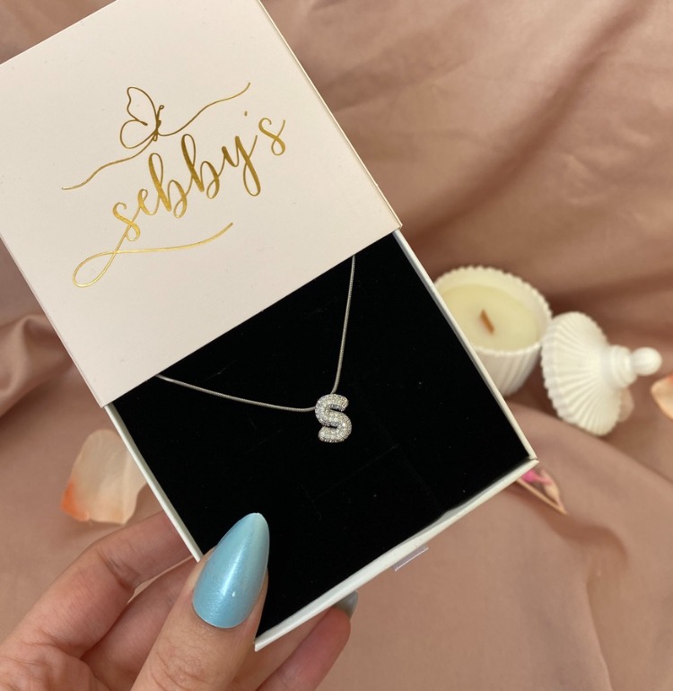 silver taşlı harf kolye | çelik