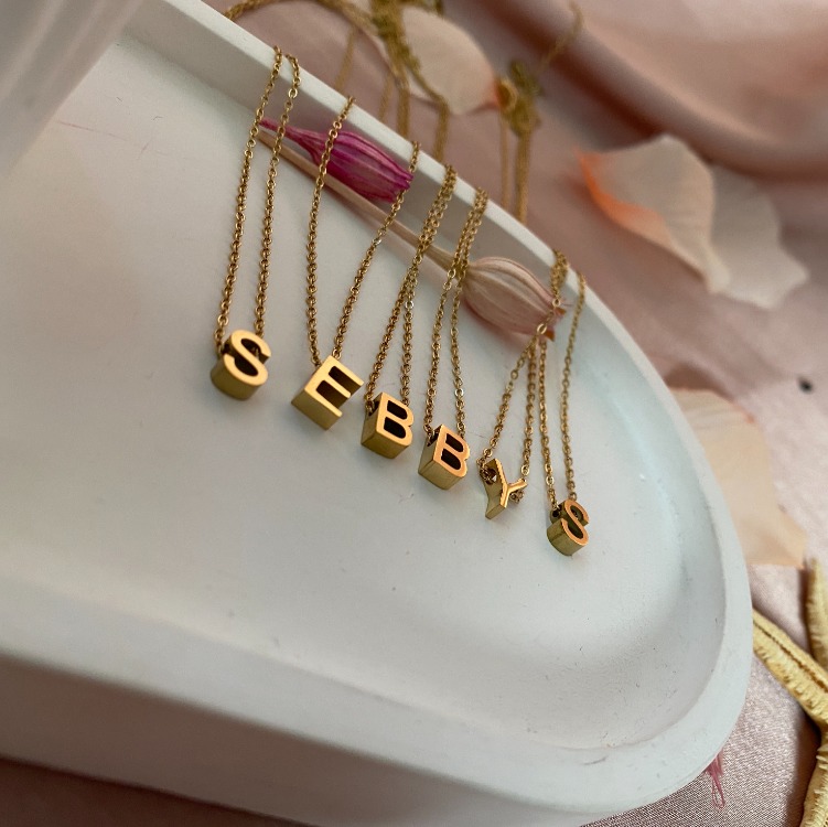 gold mini harf kolye | çelik