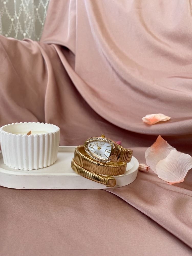 gold yılan model tasarım saat