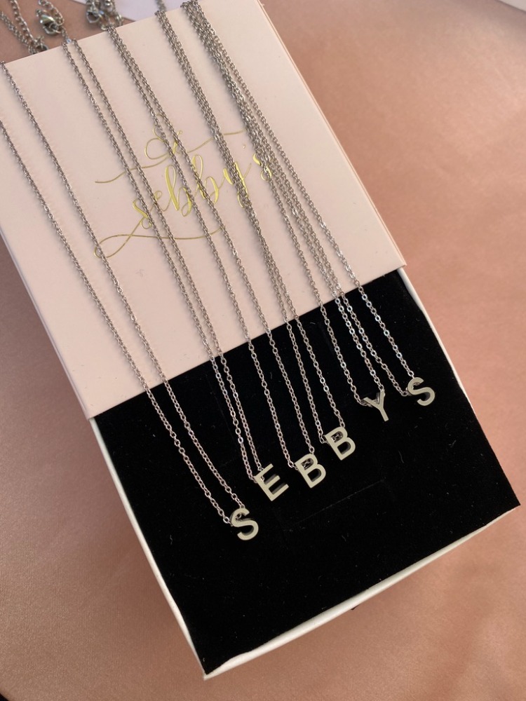 silver mini harf kolye | çelik