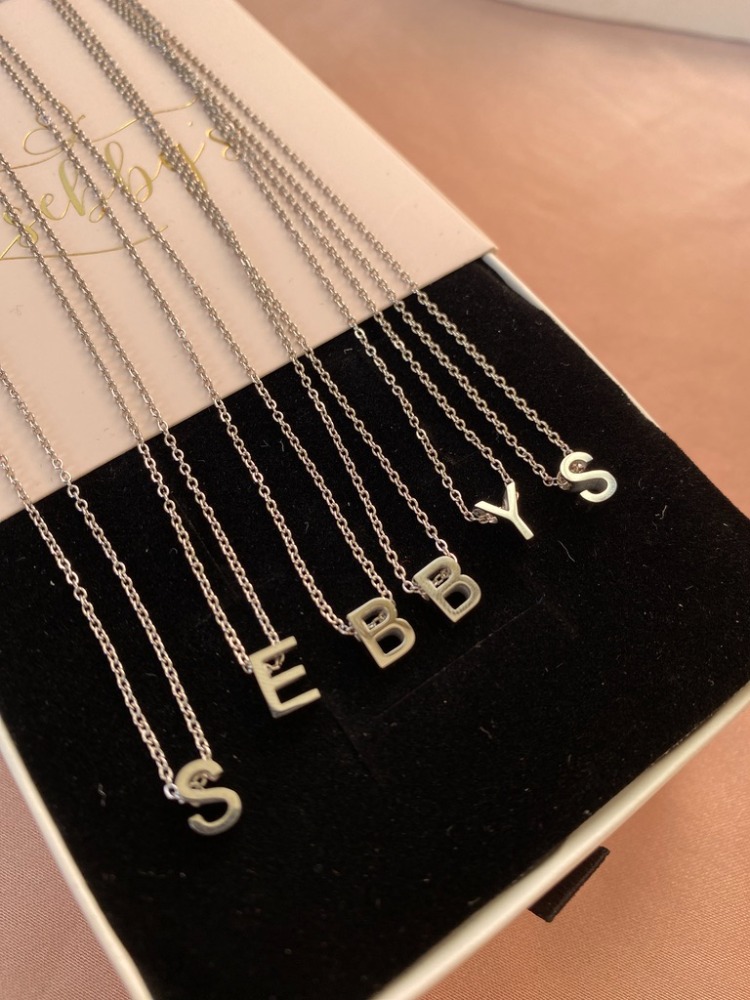 silver mini harf kolye | çelik