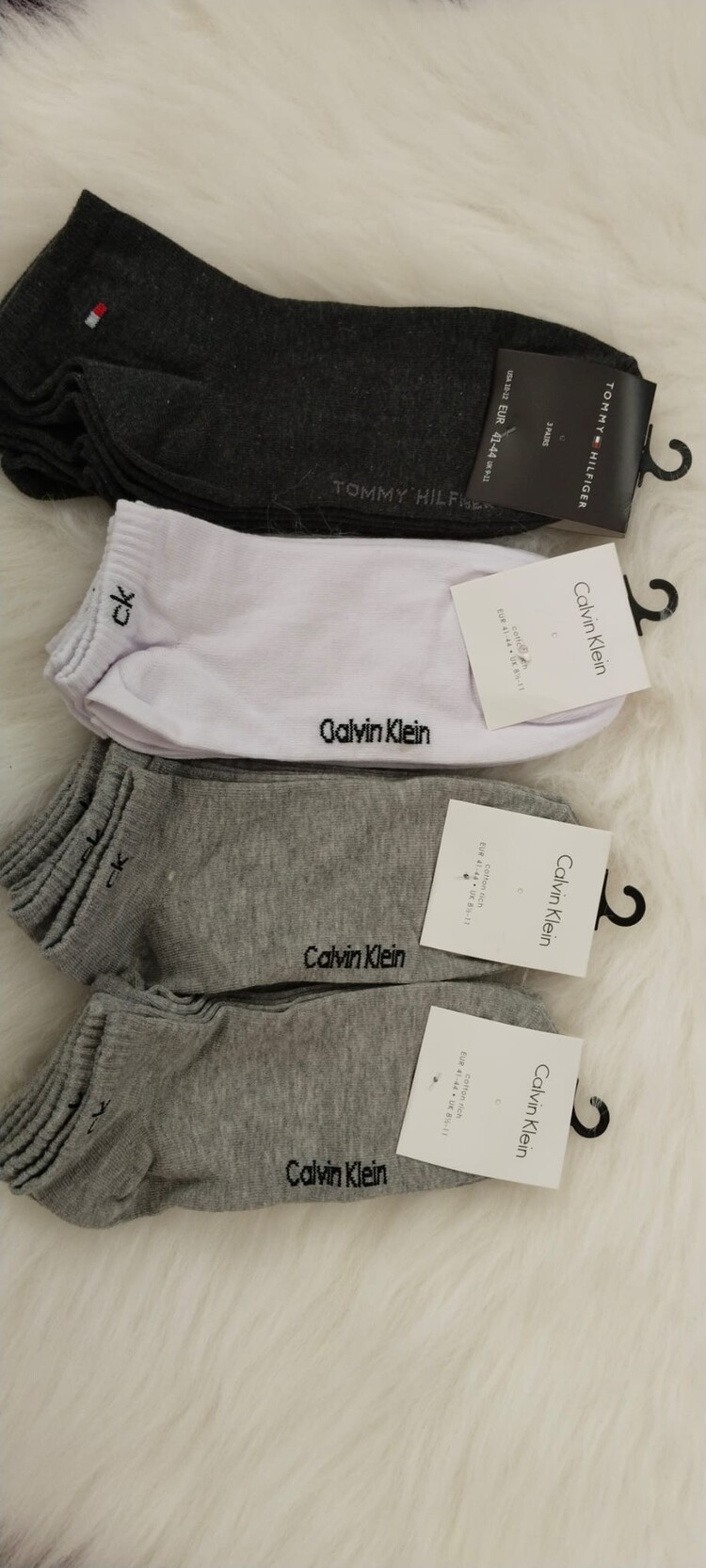 calvin Klein, Tommy Hilfiger Bir çift