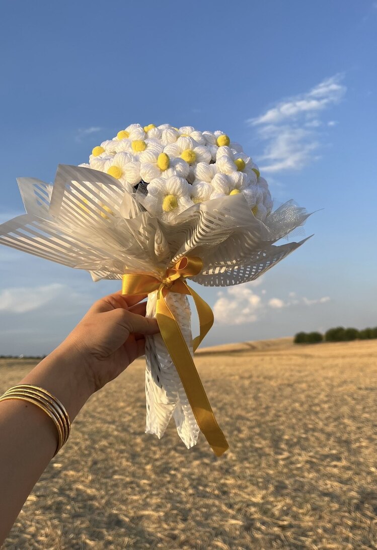 Beyaz puf papatya buketi