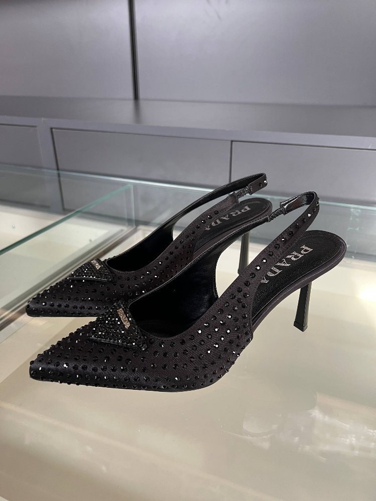 PRADA MİLANO TOPUKLU AYAKKABI
