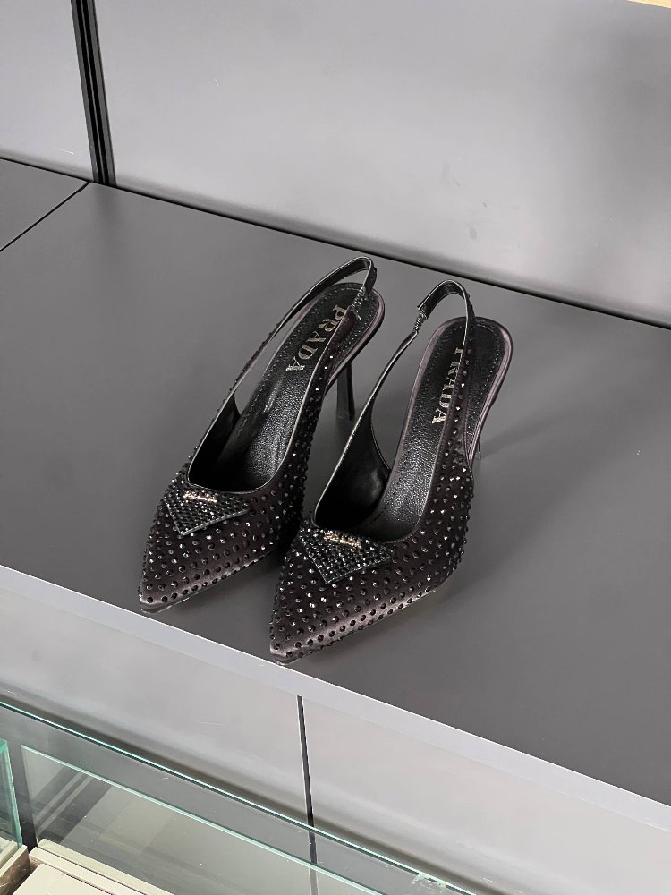 PRADA MİLANO TOPUKLU AYAKKABI