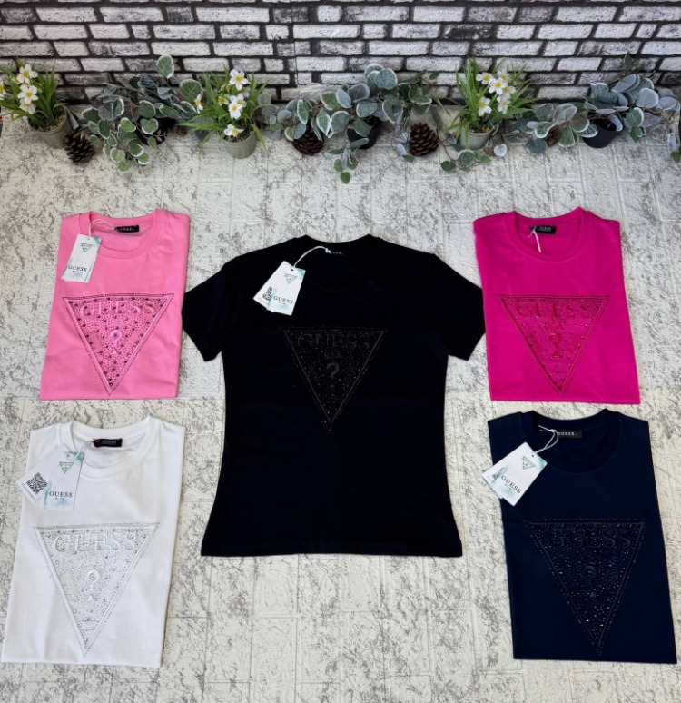 GUESS Logo Tişört – Yeni Sezon
