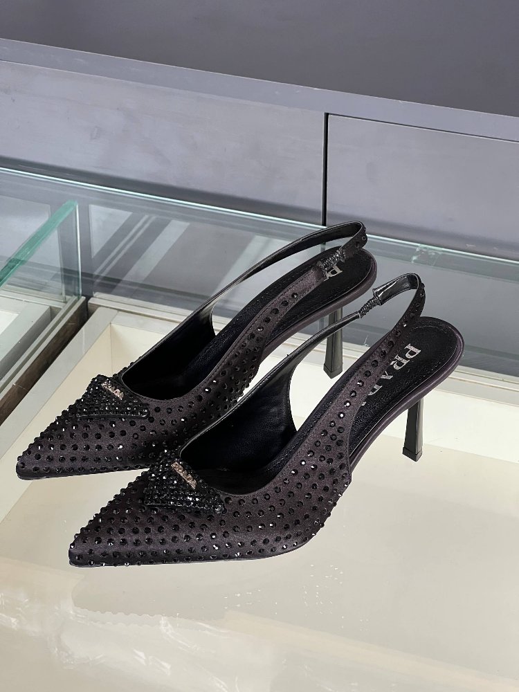PRADA MİLANO TOPUKLU AYAKKABI