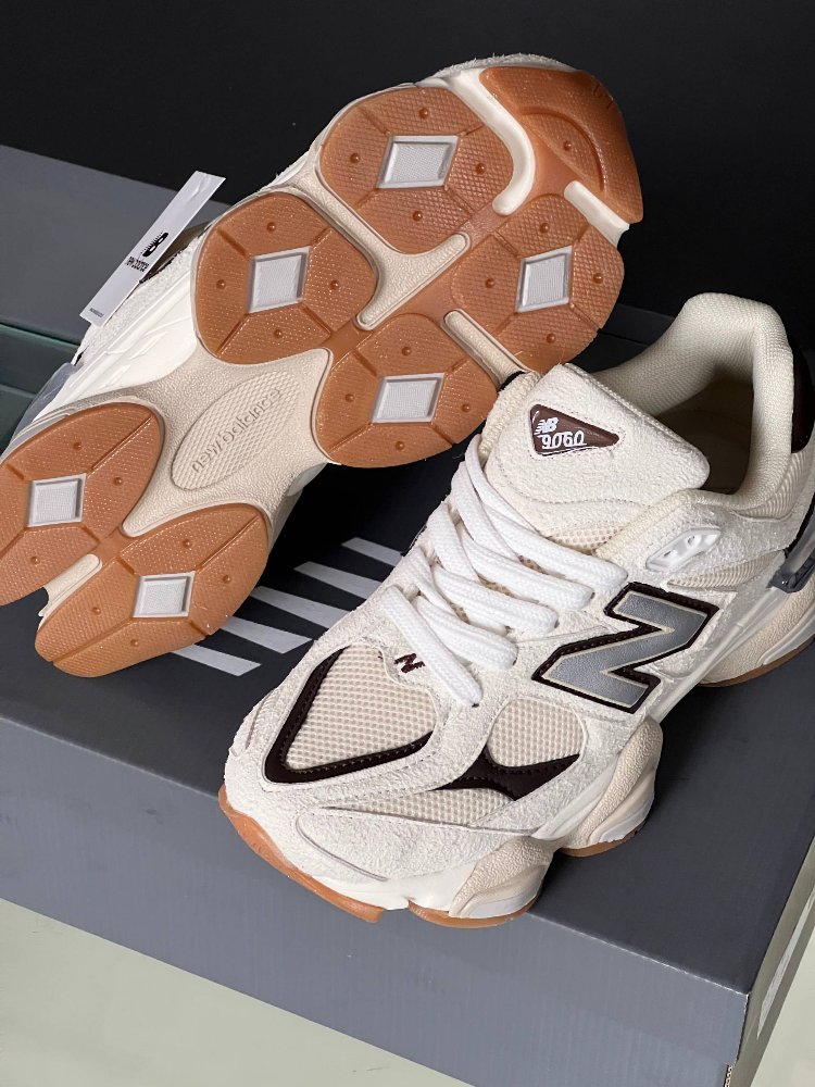 NEW BALANCE İTHAL KADIN SPOR AYAKKABI