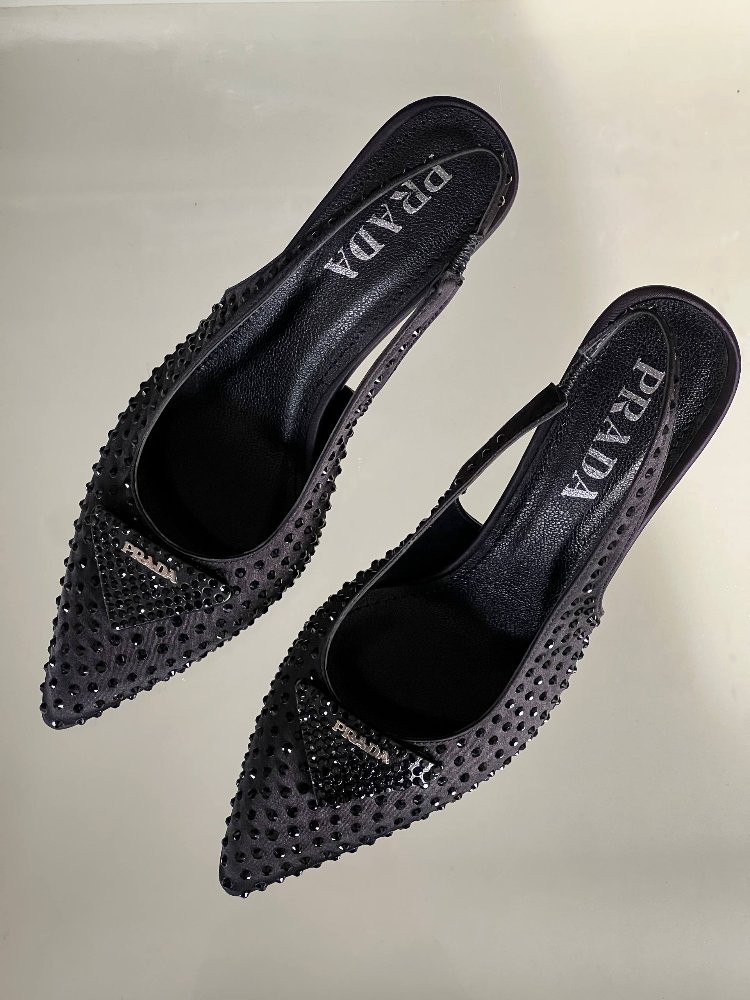 PRADA MİLANO TOPUKLU AYAKKABI