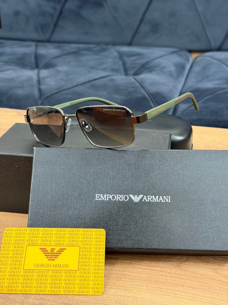 Emporio Armani güneş gözlüğü
