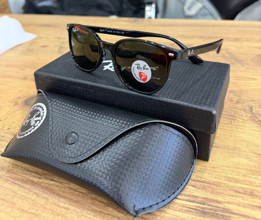 ray ban güneş gözlüğü