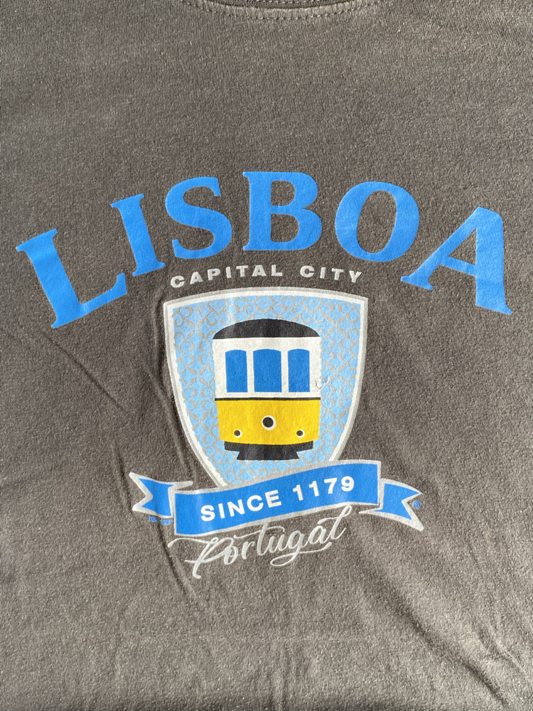 Vintage 00s Lisboa Portugal Tee
