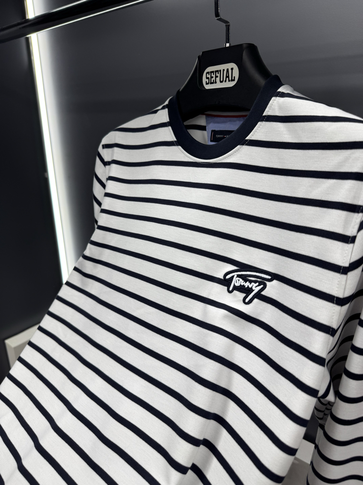 TH Premium Sweatshirt