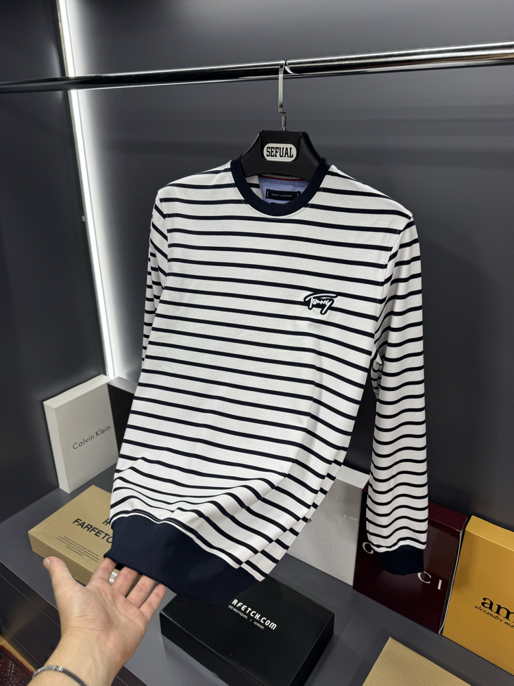 TH Premium Sweatshirt