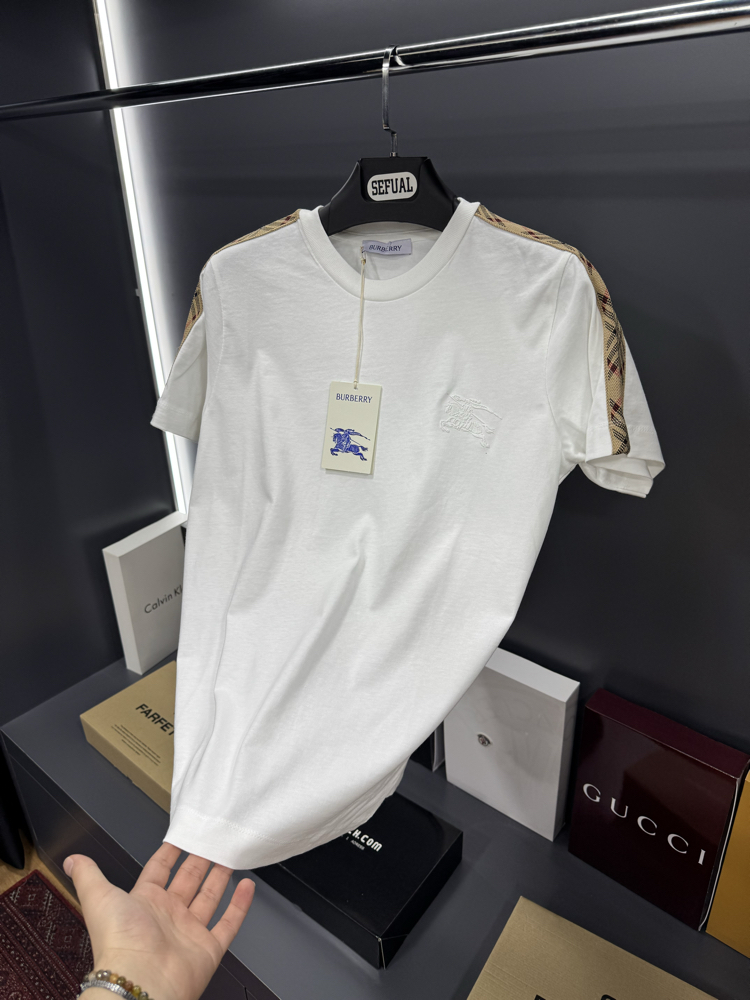 Burberry Premium T-Shirt