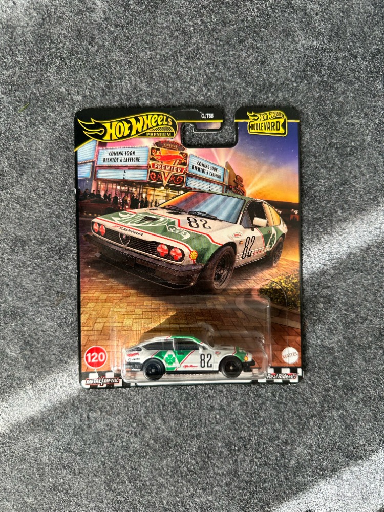 Hot Wheels Alfa Romeo GTV6 3.0 Boulevard Premium (2020)