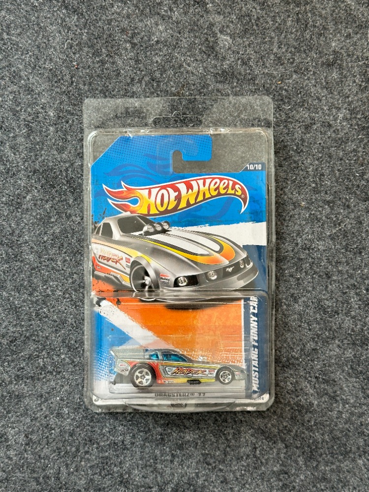 Hot Wheels 2011 Ford Mustang Funny Car (2010)