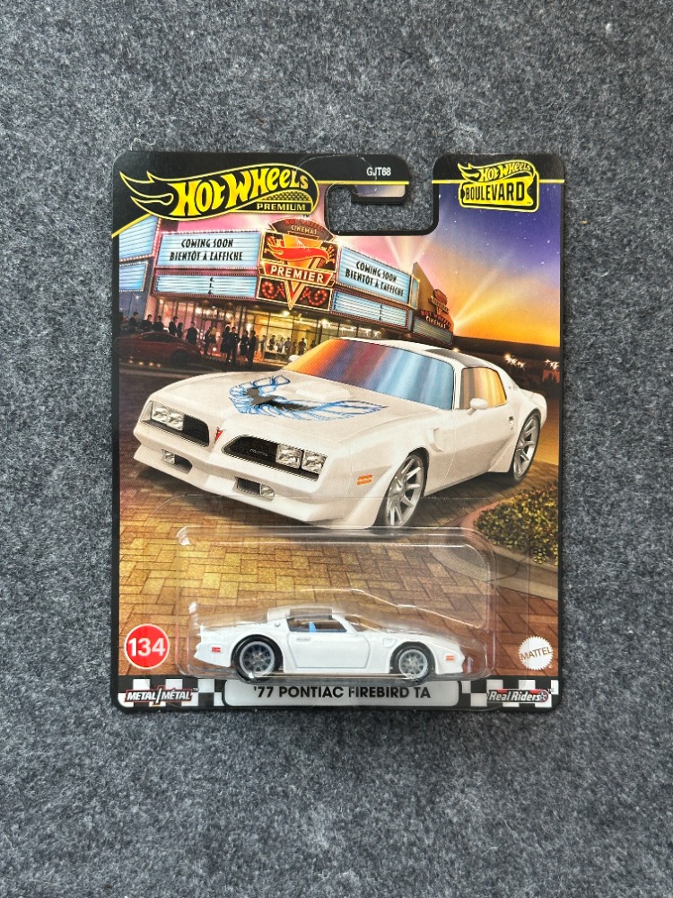 Hot Wheels ’77 Pontiac Firebird TA Boulevard Premium (2025)