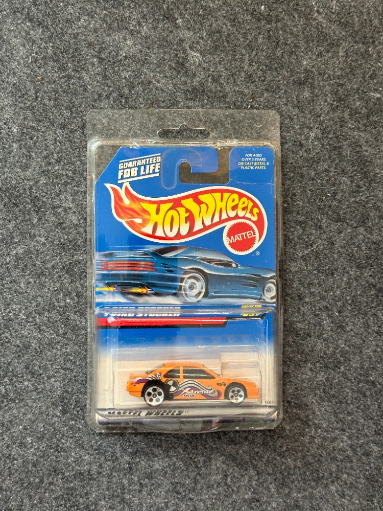 Hot Wheels T-Bird Stocker (1997)