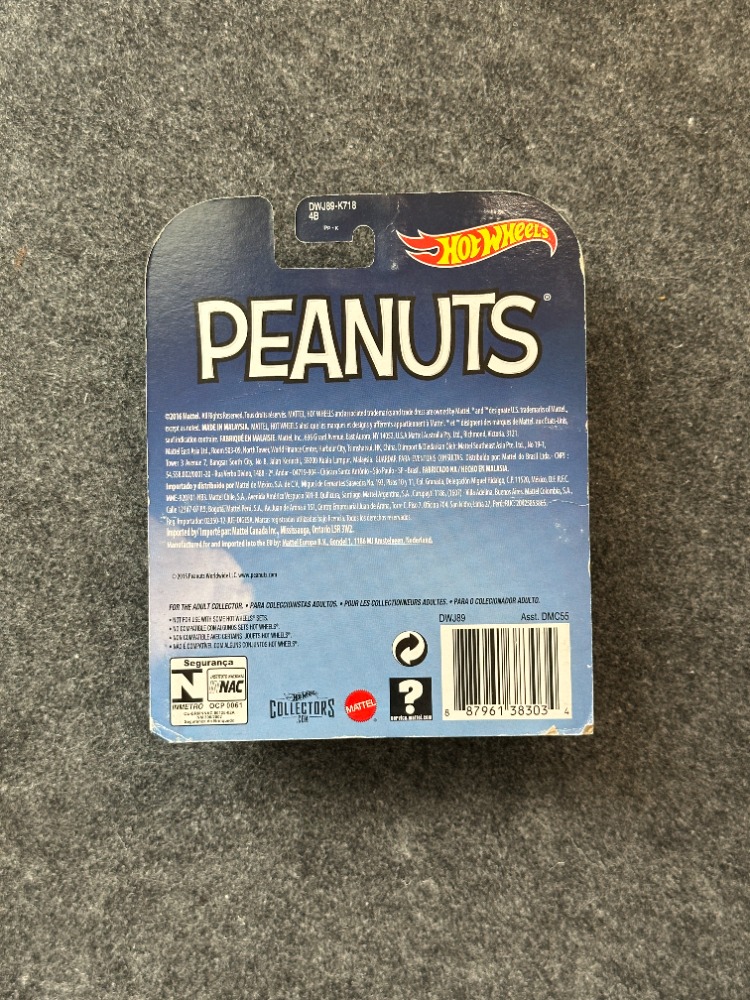 Hot Wheels Retro Entertainment Peanuts Snoopy (2016)
