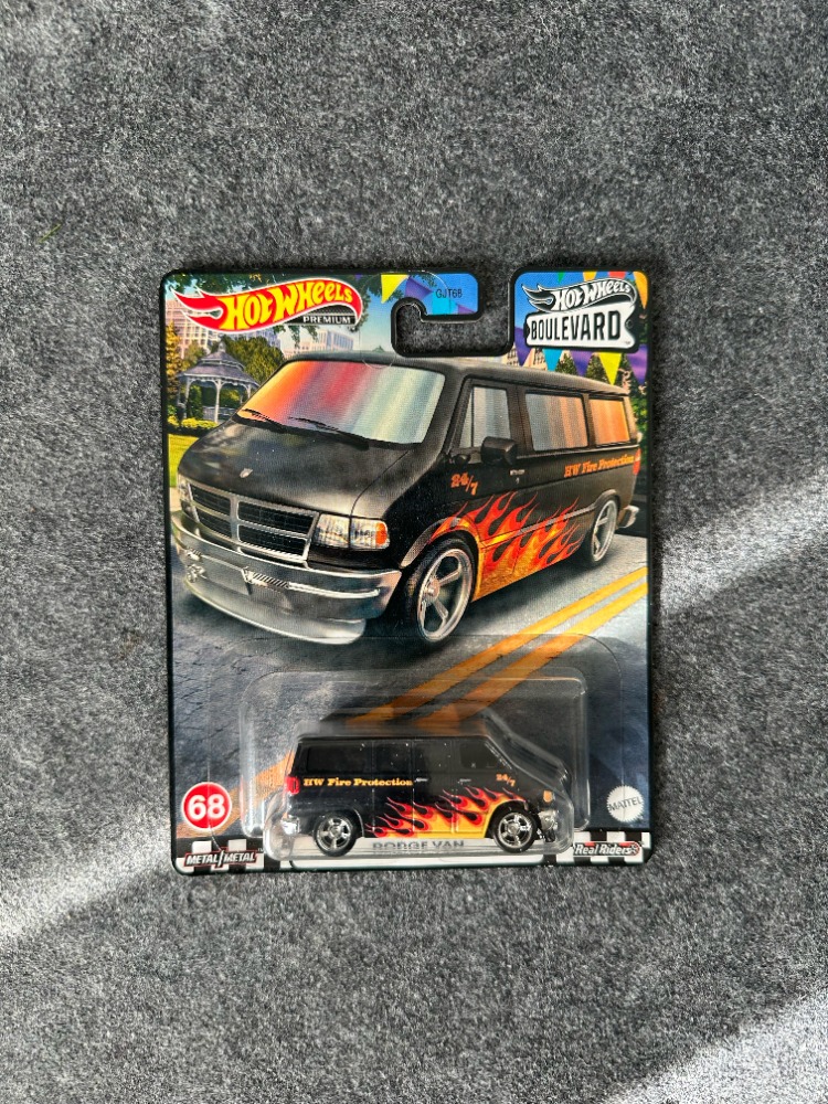 Hot Wheels Dodge Van Boulevard Premium (2020)