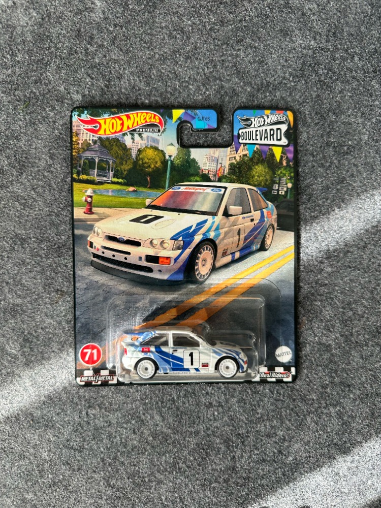Hot Wheels '93 Ford Escort RS Cosworth Boulevard Premium (2020)
