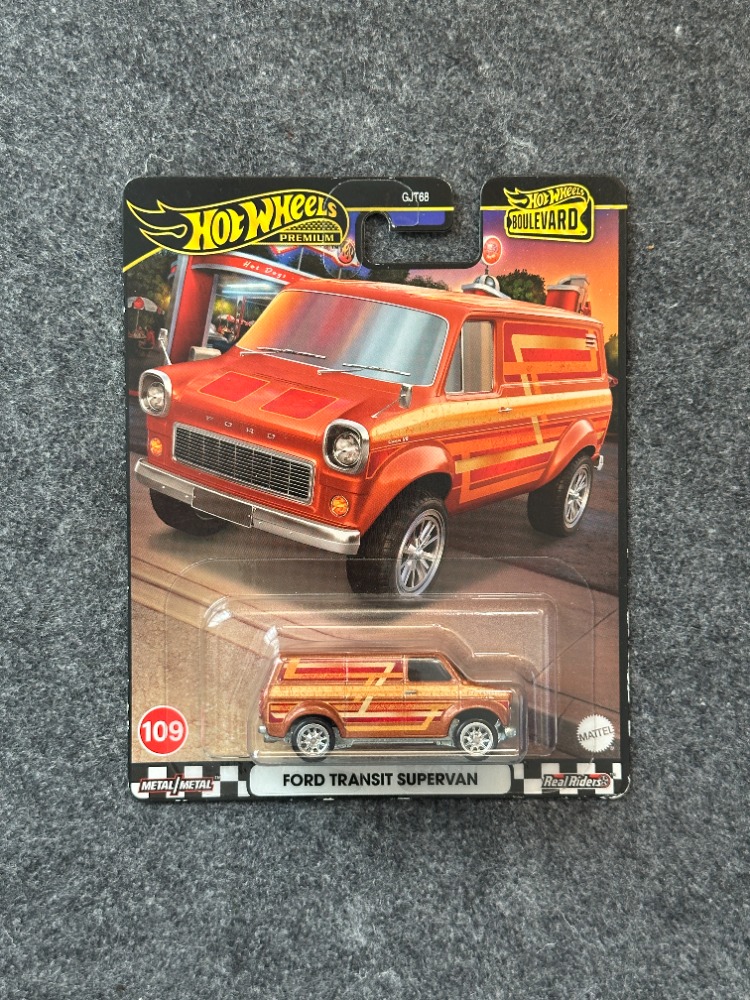 Hot Wheels Ford Transit Supervan Boulevard Premium (2020)