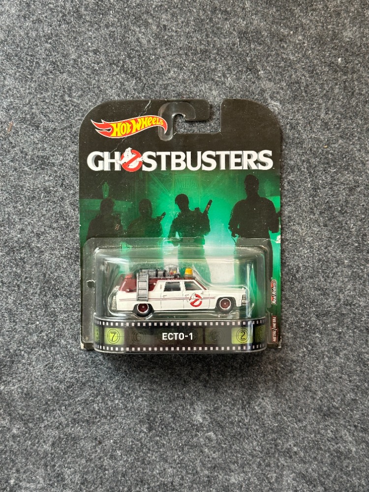 Hot Wheels Retro Entertainment Ghostbusters Ecto-1 (2016)