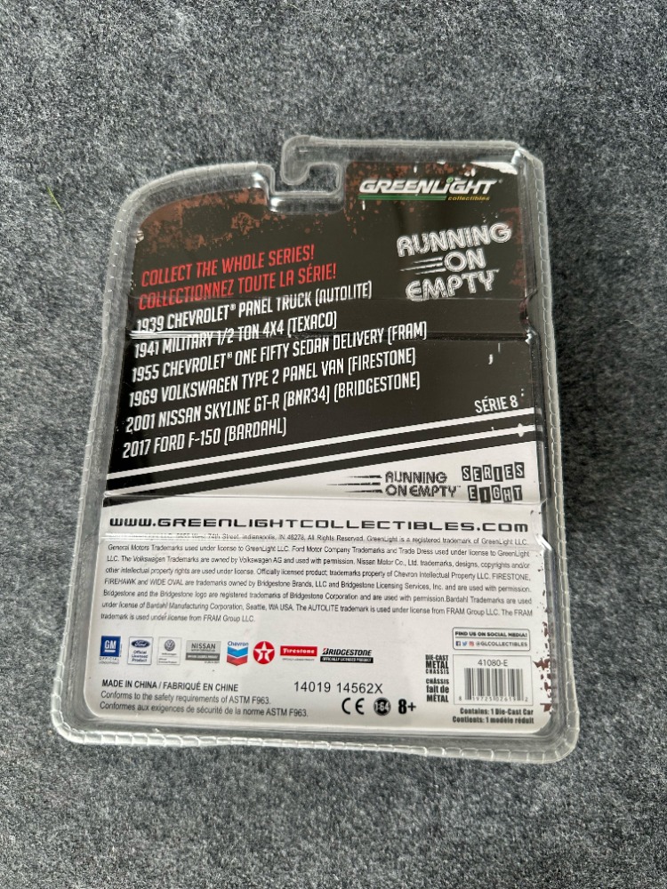 Greenlight 2001 Nissan Skyline GTR R34 1:64 (2019)