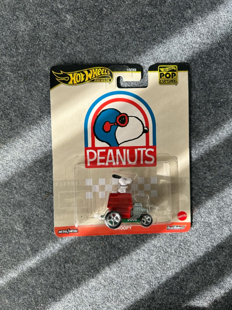 Hot Wheels Snoopy Pop Culture Premium (2025)