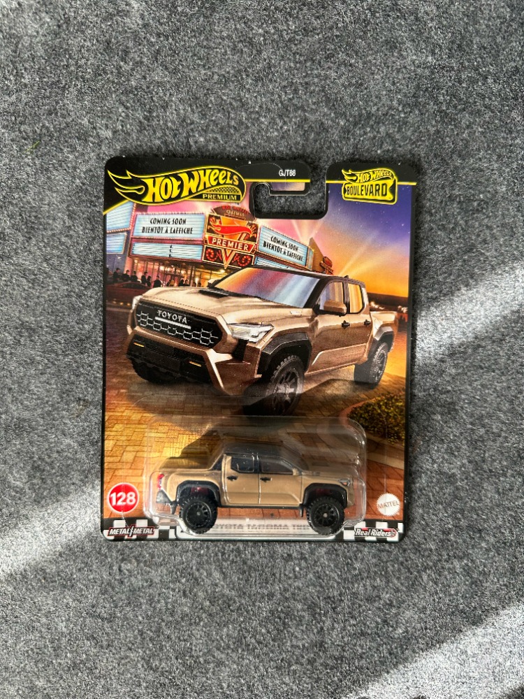 Hot Wheels Toyota Tacoma TRD PRO Boulevard Premium (2025)