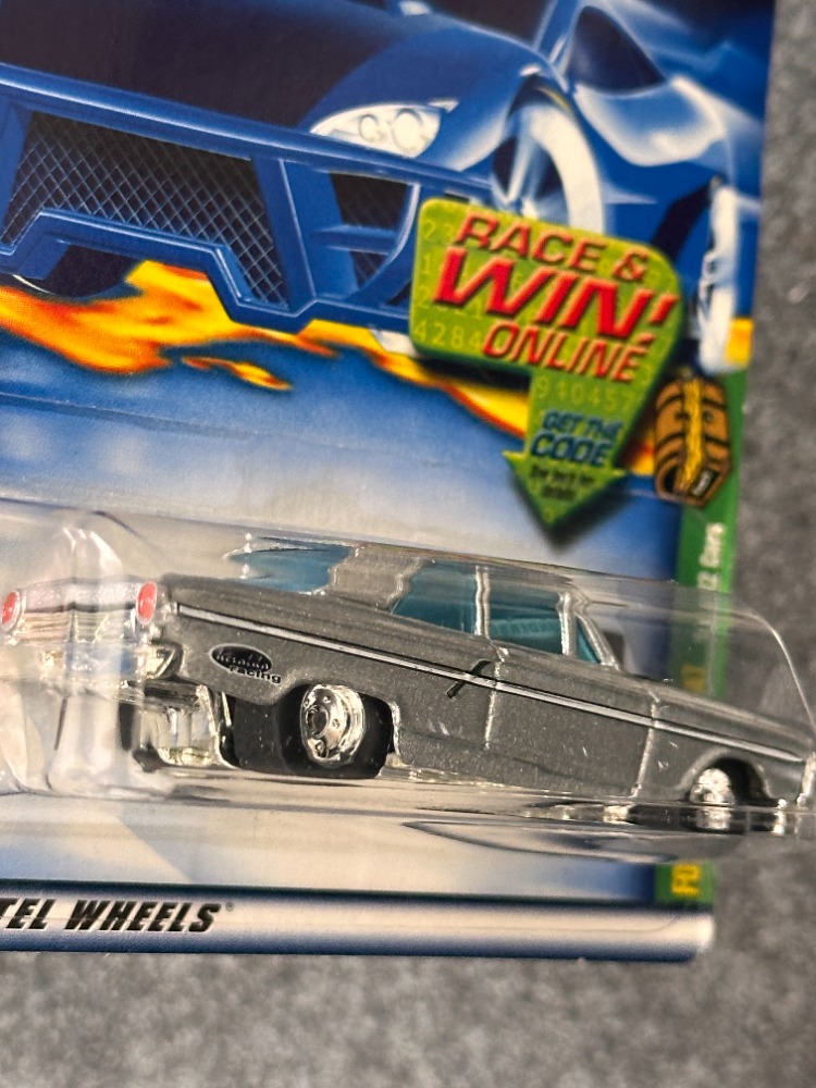 Hot Wheels Treasure Hunt Ford Thunderbolt STH (2001)