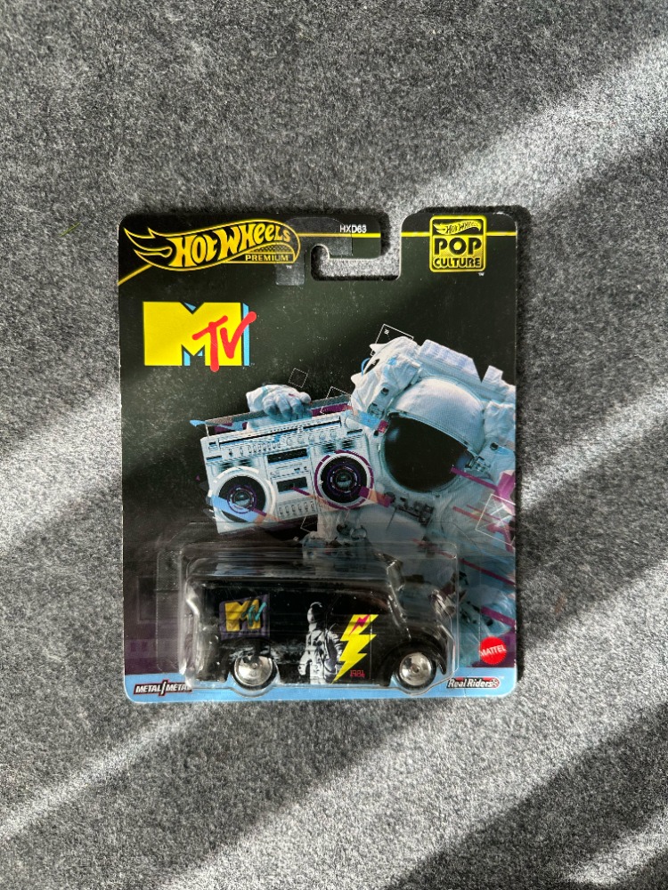 Hot Wheels MTV Dairy Delivery Pop Culture Premium (2023)
