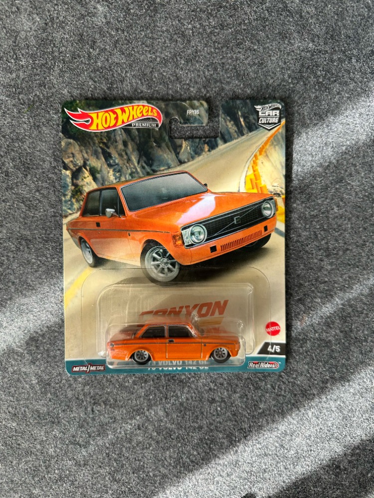 Hot Wheels '73 Volvo 142 GL Car Culture Premium (2021)