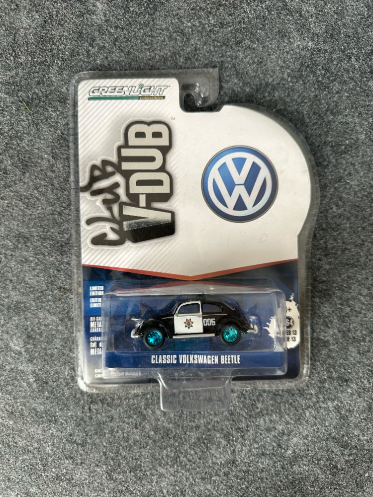 Greenlight CHASE Classic Volkswagen Beetle 1:64 (2021)
