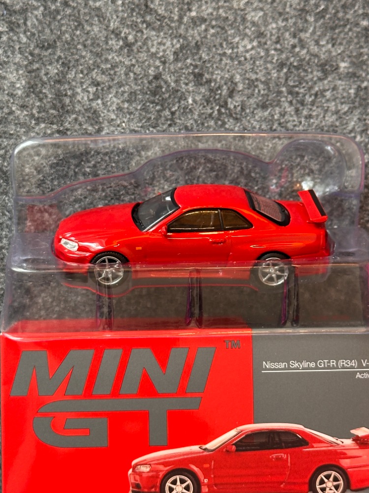 Mini GT 796 "Active Red" Nissan Skyline GT-R (R34) V-Spec