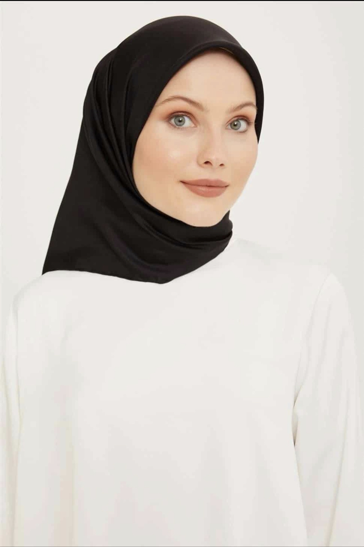 Siyah Sura İpek Düz Eşarp -01