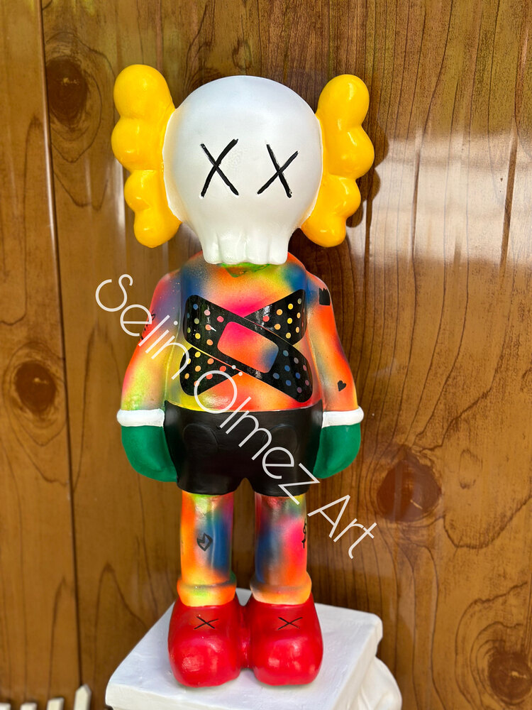 Kaws Heykeli