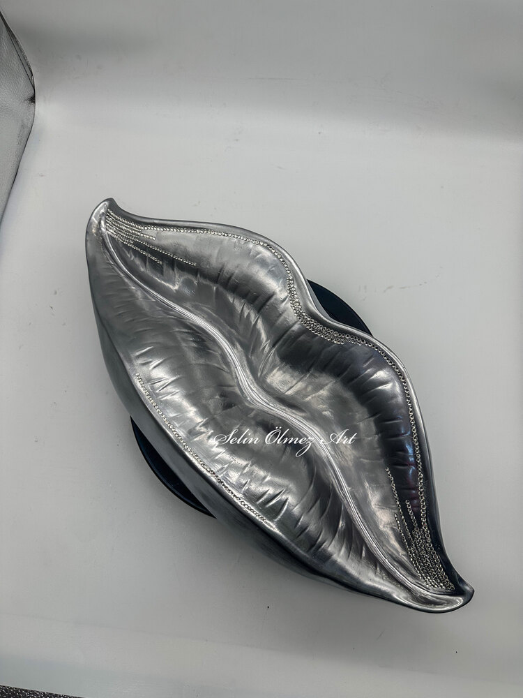 Swarovski Taşlı Dudak Heykeli