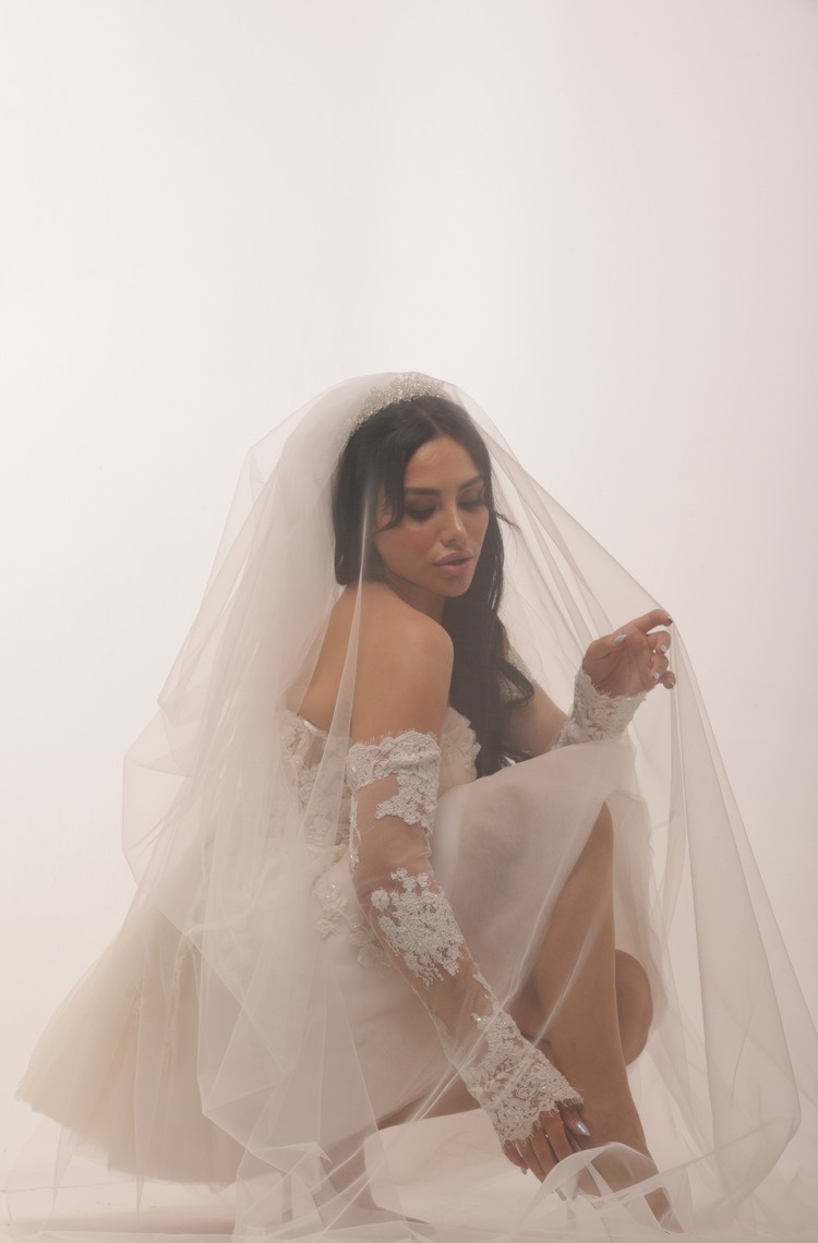Freya Ivory – Kırık Beyaz İşlemeli Mini Elbise