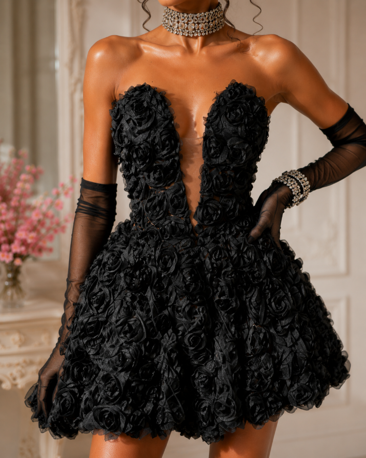 Black Rose – Siyah Üç Boyutlu Gül Aplikli Mini Elbise