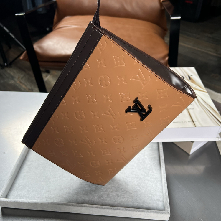 Louis Vuitton Erkek Çanta