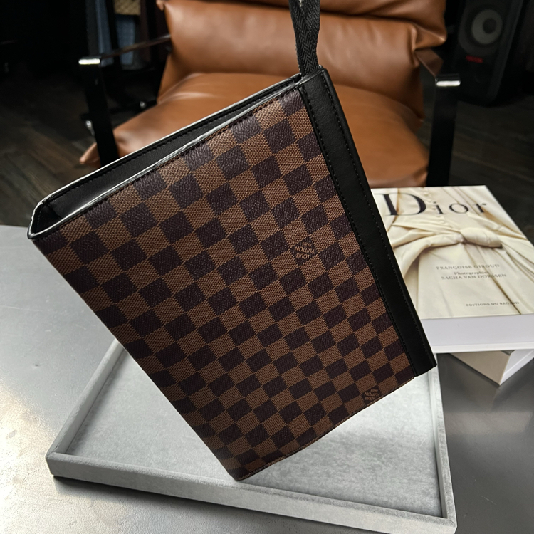 Louis Vuitton Erkek Çanta