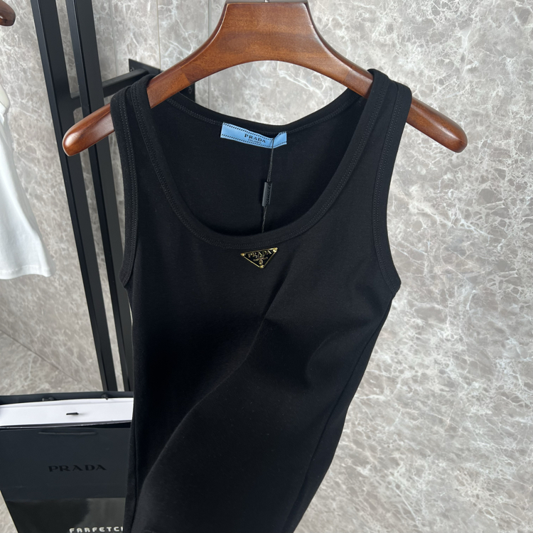 Prada Kadın Atlet